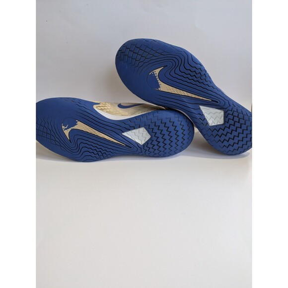 Athletic_Shoes